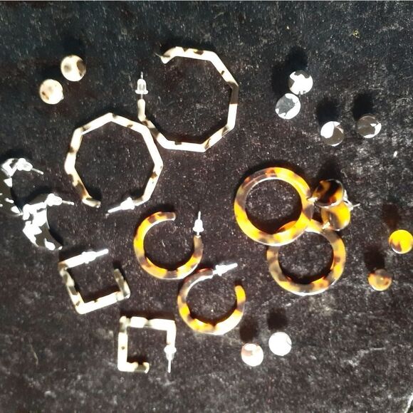 FASHION EARRINGS- TEN - Picture 3 of 7